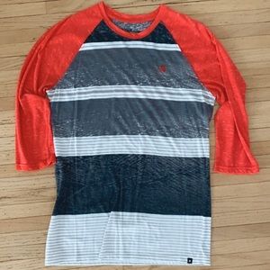 Mens Hurley baseball t size large buckle exclusive